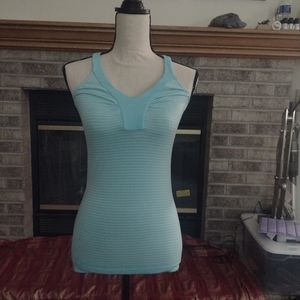 Under Armour Lady Perfectly Seamless V-Neck Tank Top Small